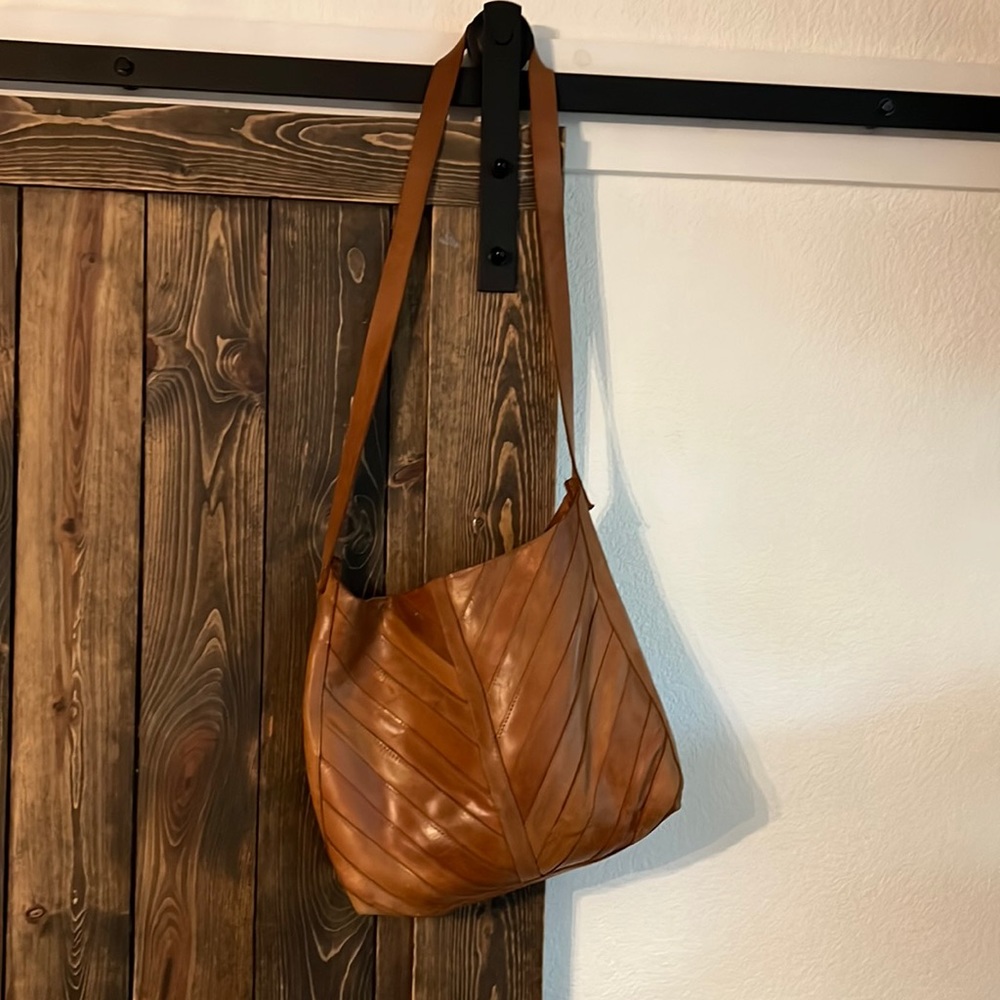 Raven + Lily leather crossbody purse from Magnolia.